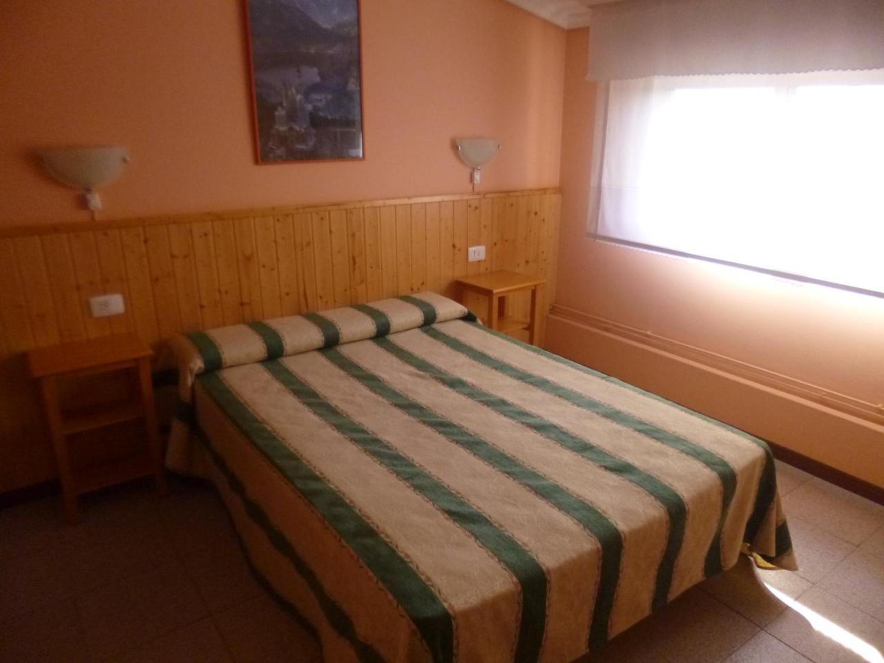尼格兰 Hostal Alce酒店 外观 照片